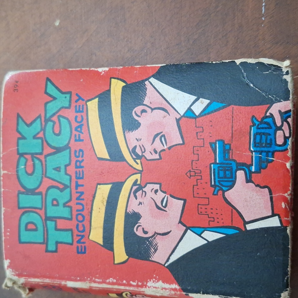 Vtg DICK TRACY MINI BOOK 1967 ILLIUSTRATED
